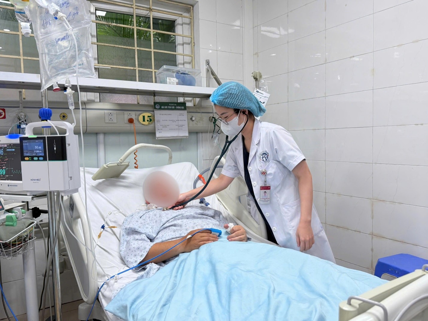 Say rượu nằm ngủ, nguy cơ sặc vào phổi: Cảnh báo từ các ca ngộ độc rượu nhập viện