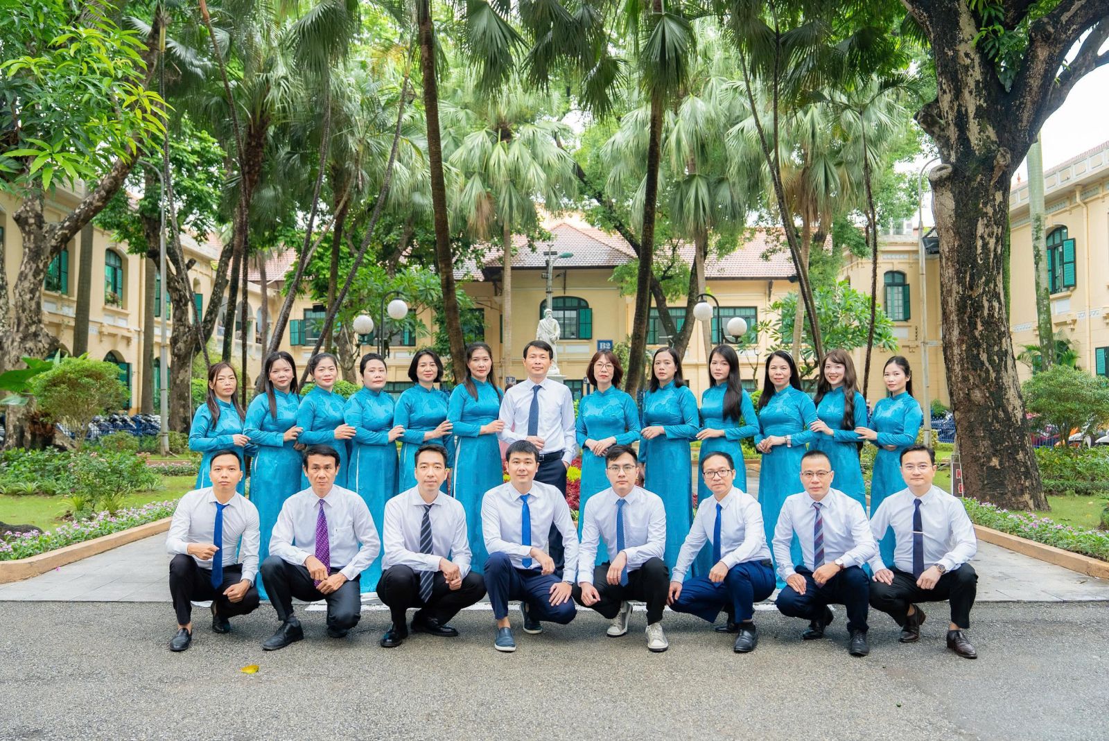 Khoa Phẫu thuật Tiết niệu và Nam học